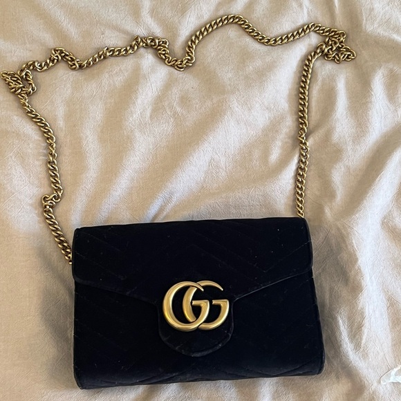 Gucci
GG Marmont Chain Wallet velvet crossbody bag - Picture 3 of 8